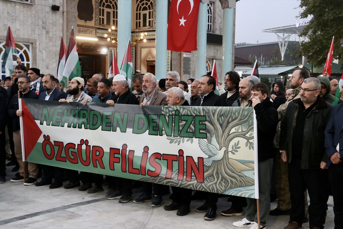 Sakarya’da Filistin’e destek açıklamasında İsrail’e boykot çağrısı yapıldı